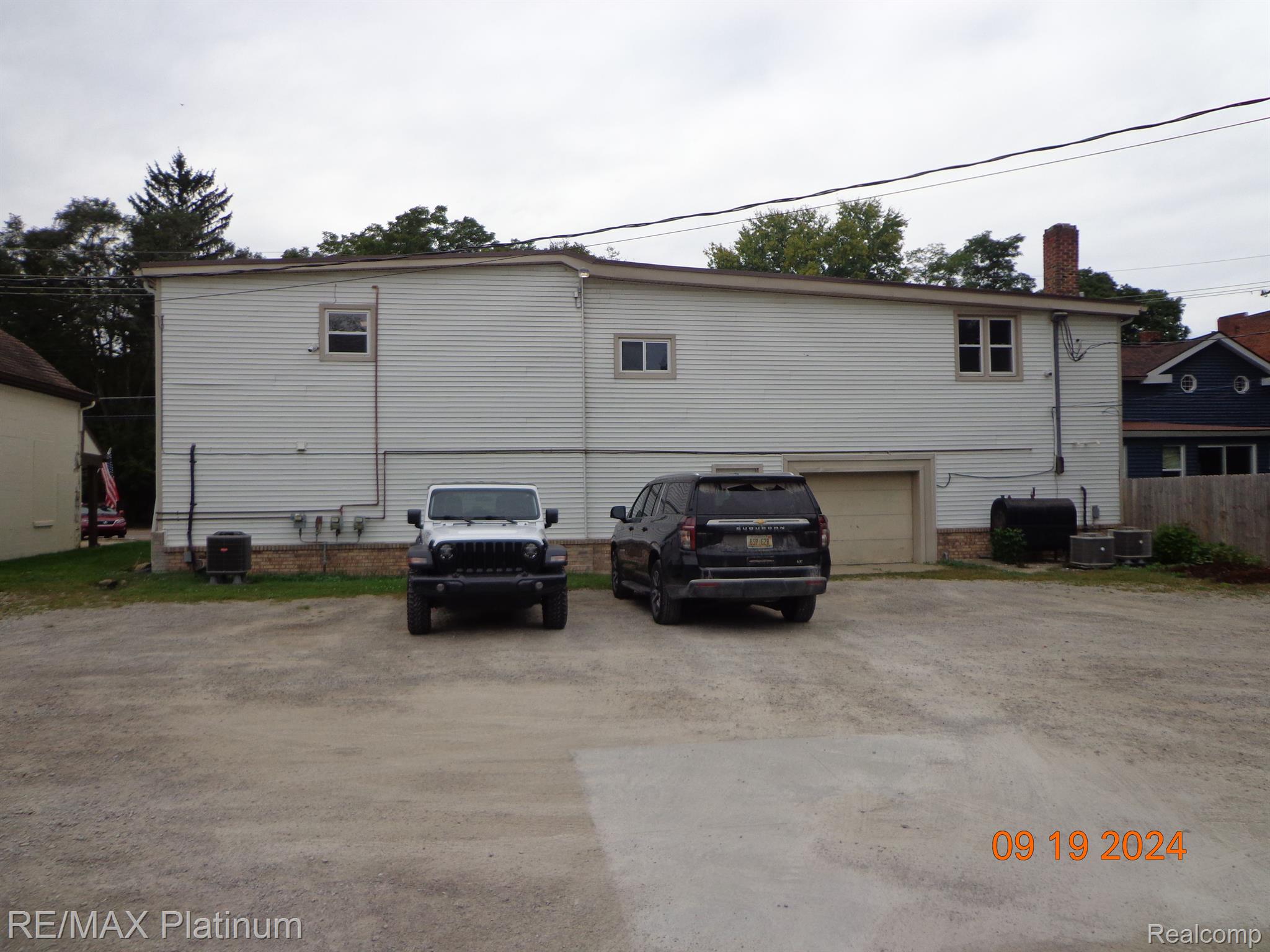 3552 AVON Street 2nd floor