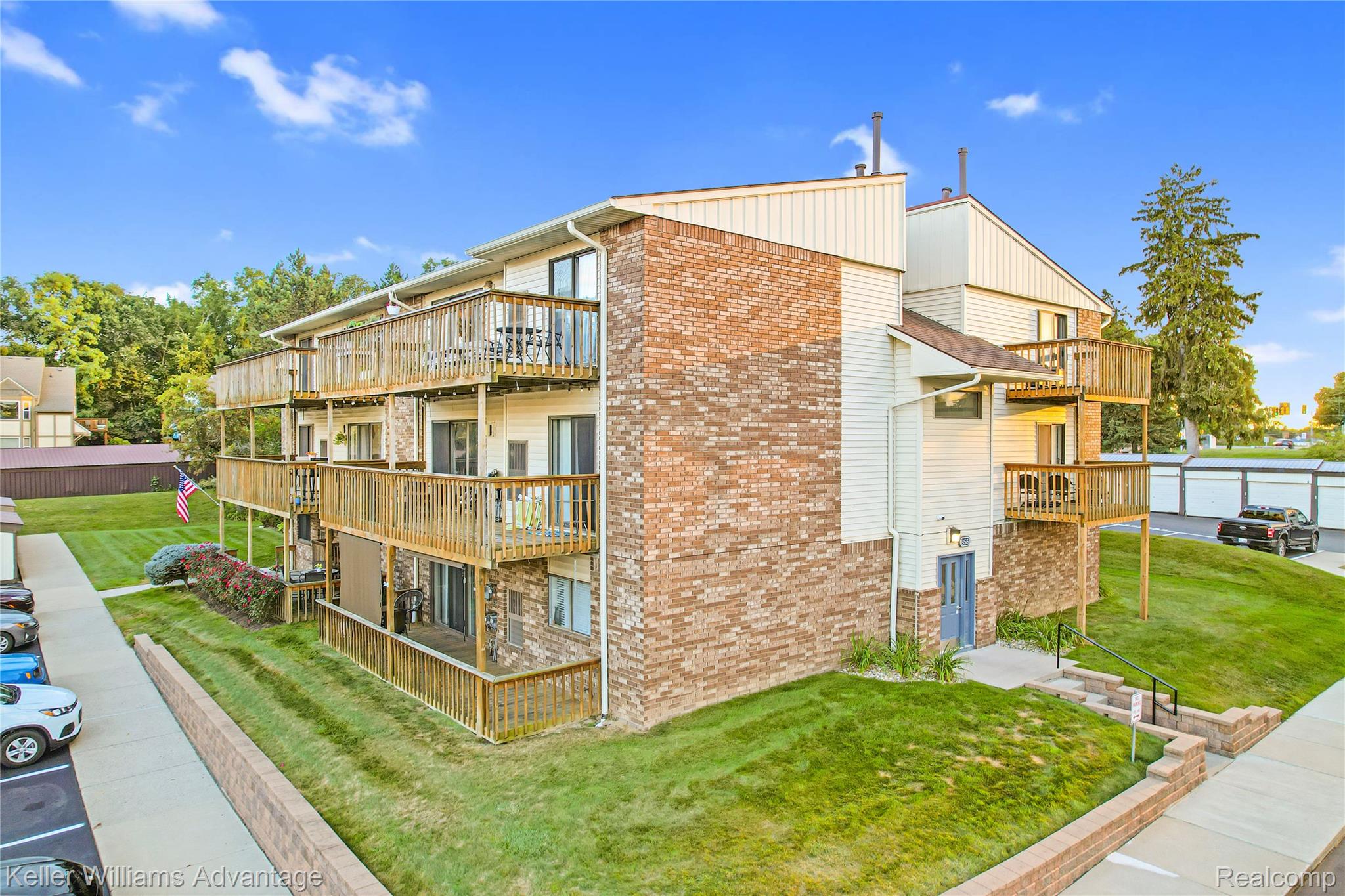 855 S Pontiac Trail A205