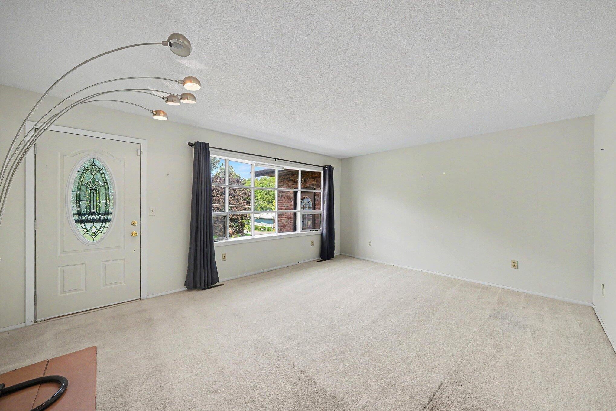 3288 Chestnut Avenue