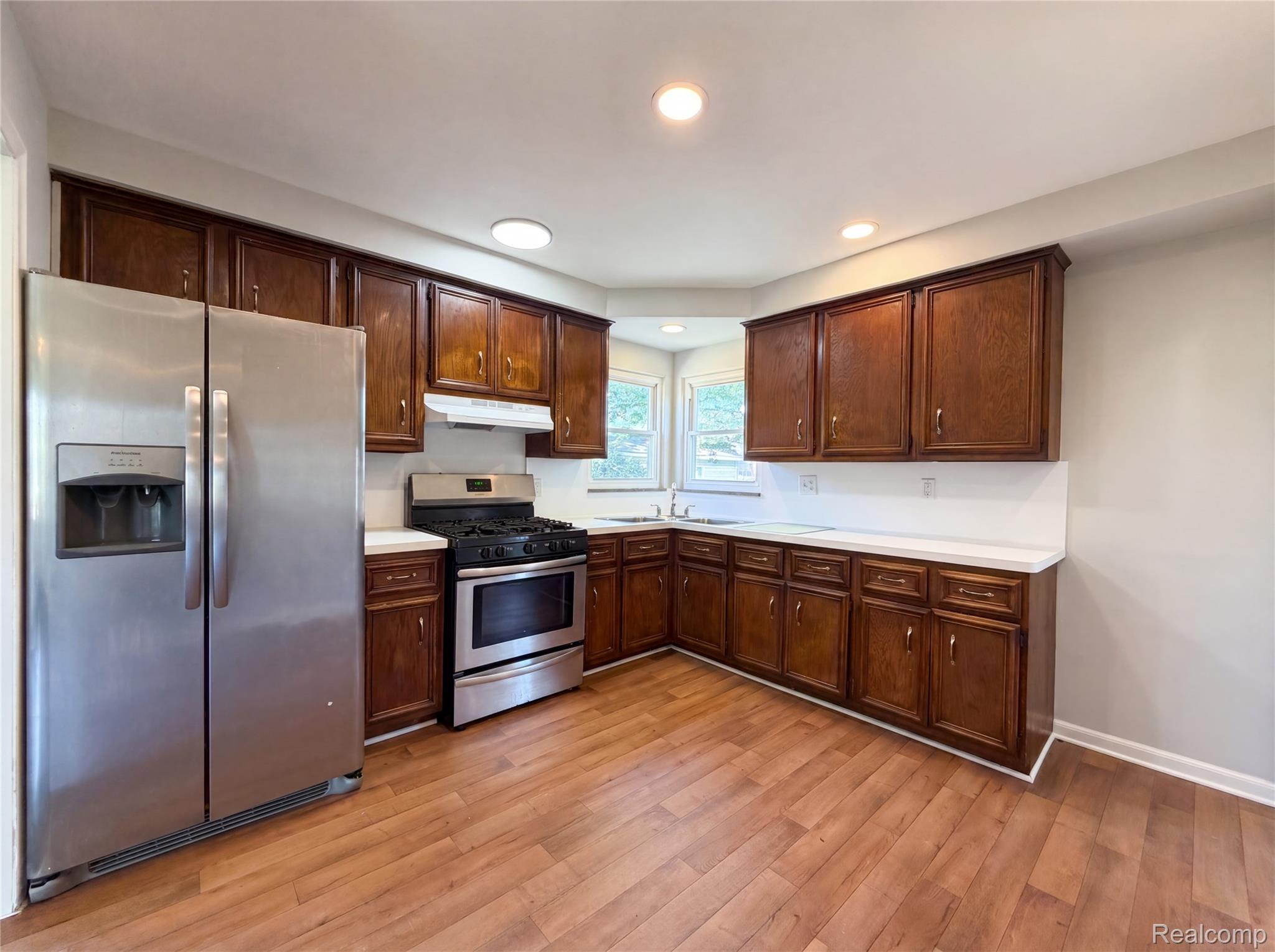 28832 Kaufman Street