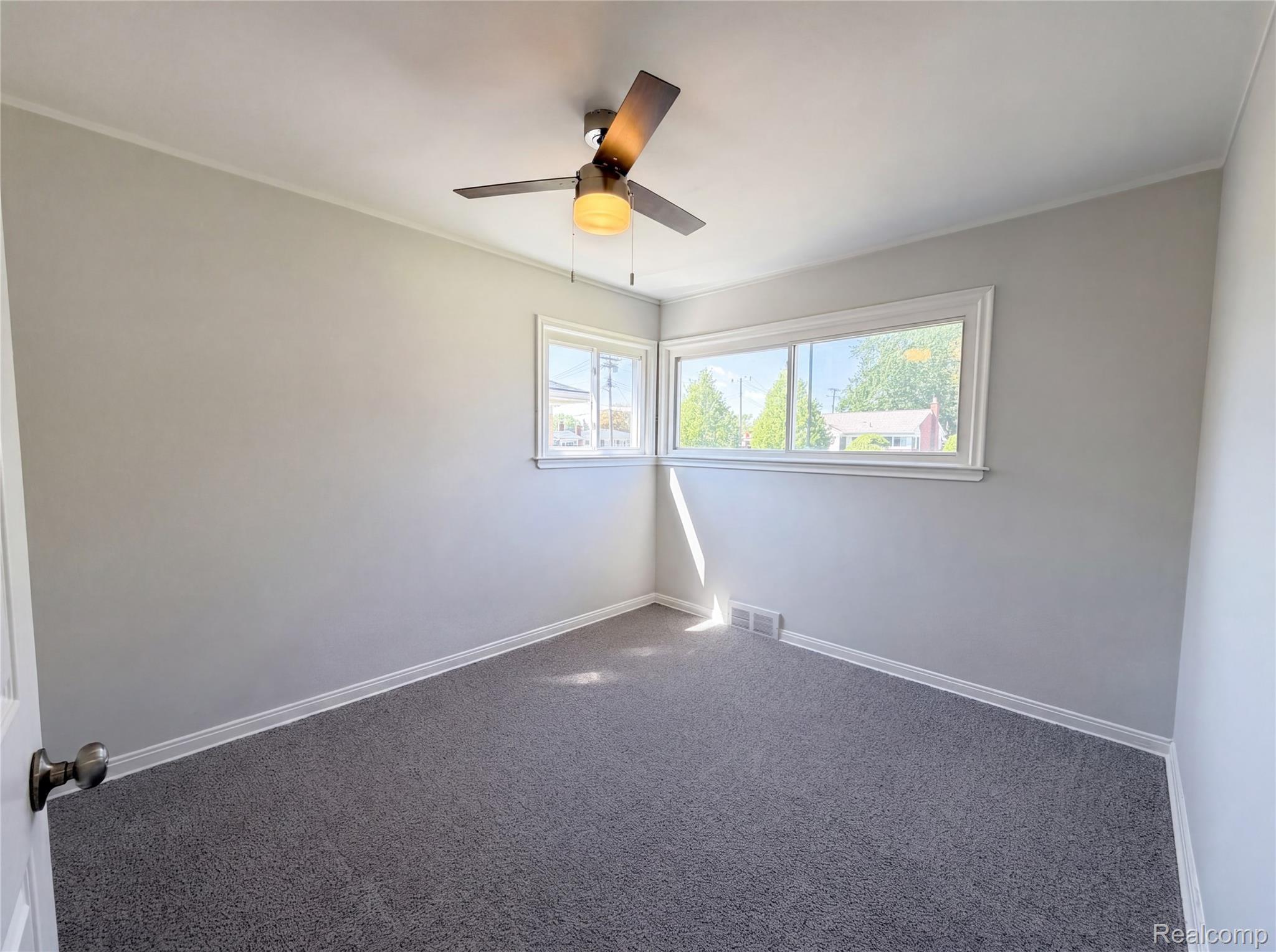 28832 Kaufman Street