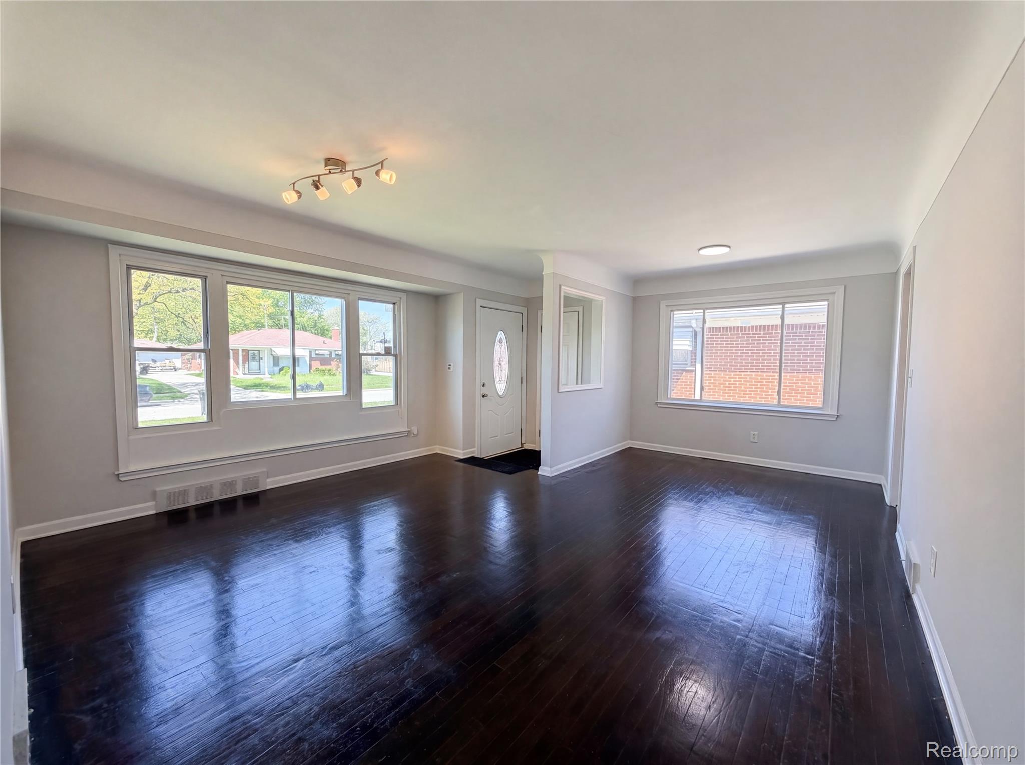 28832 Kaufman Street