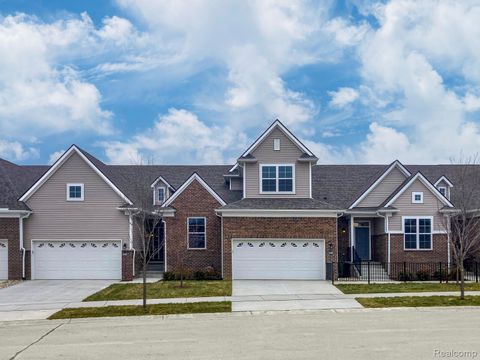 2254 Chase Drive 116 Hartland Township MI 48855