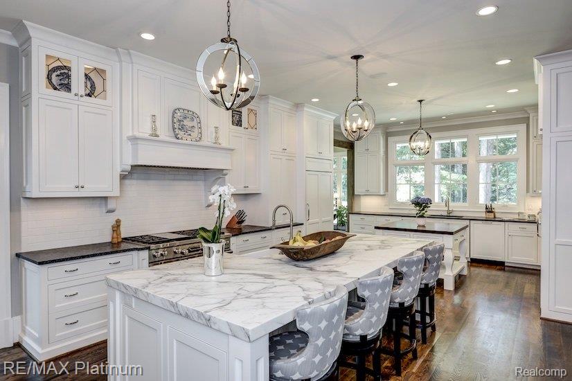 10310 Sweetheart Lane