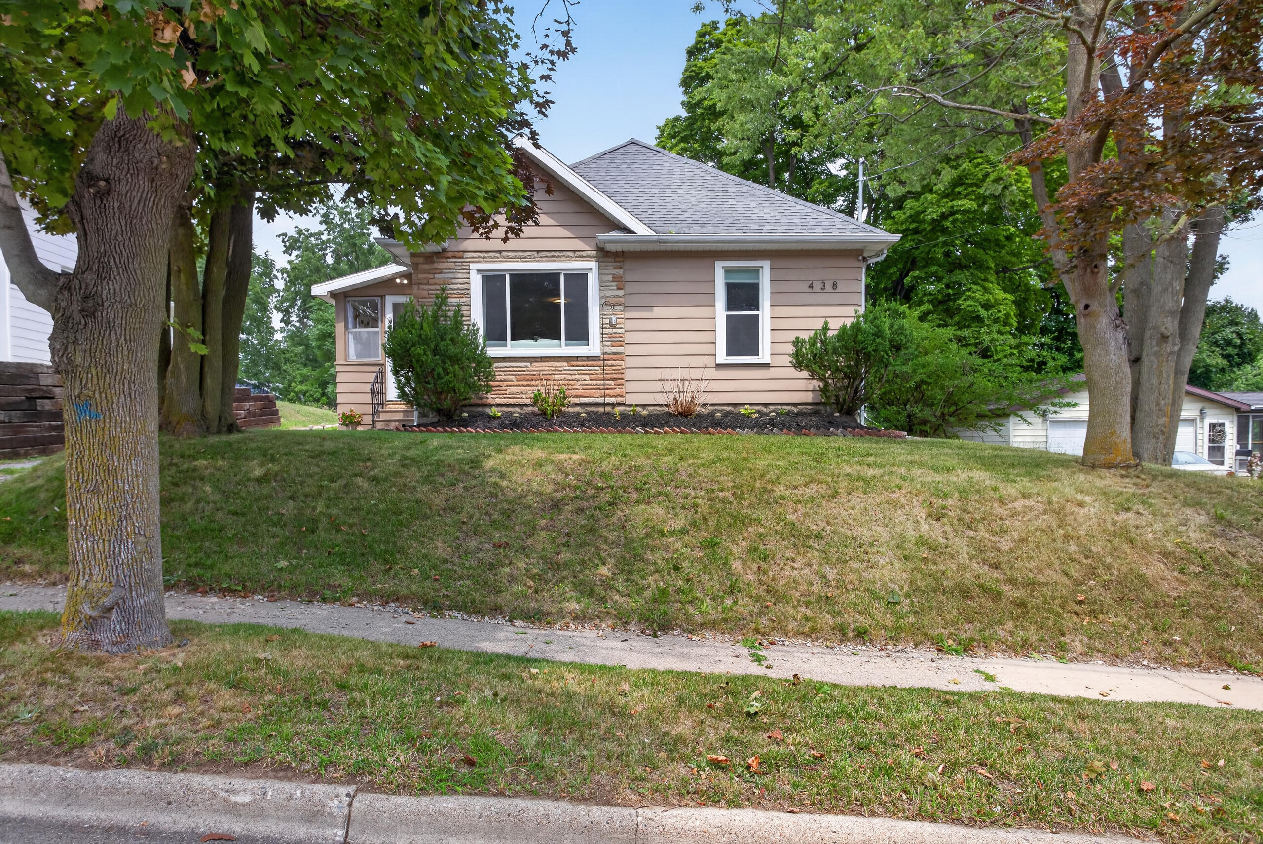 438 W Monroe Street