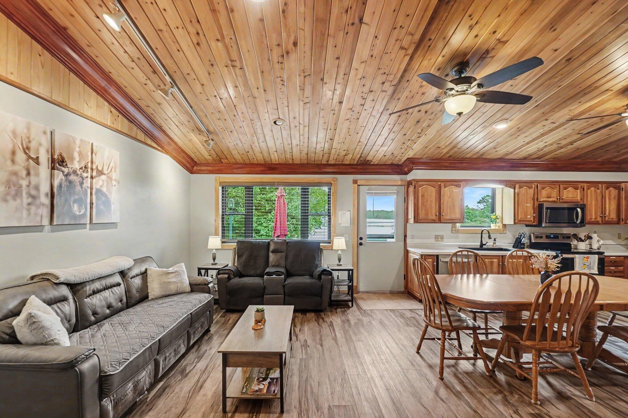 8215 S Island View Drive