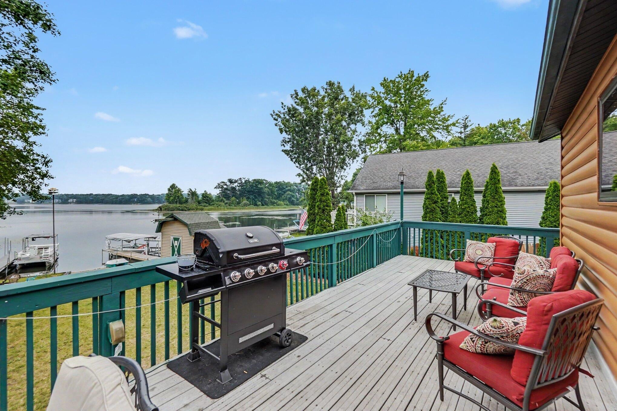 8215 S Island View Drive