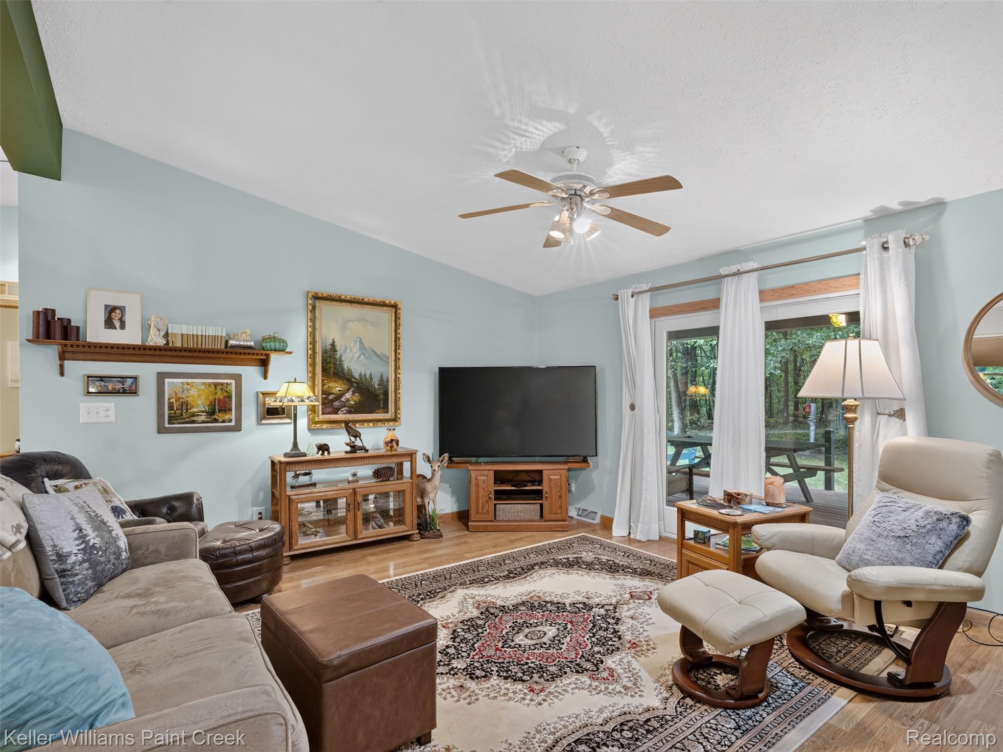 3960 Lakeshore Drive