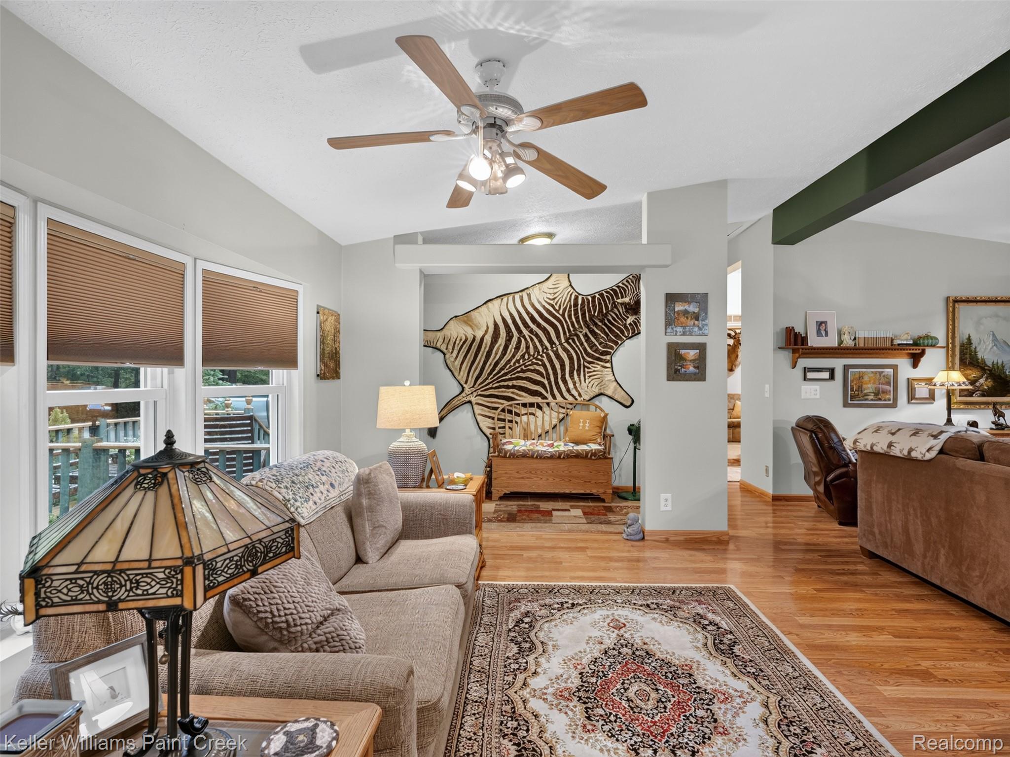 3960 Lakeshore Drive
