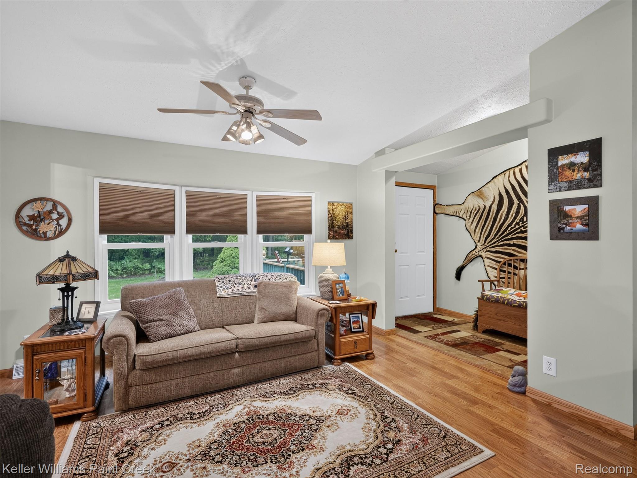 3960 Lakeshore Drive