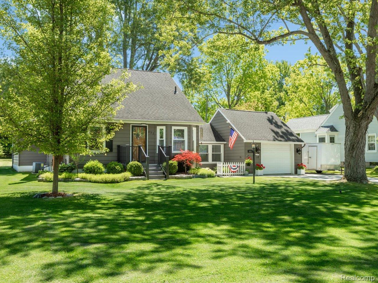 832 N 9th Street