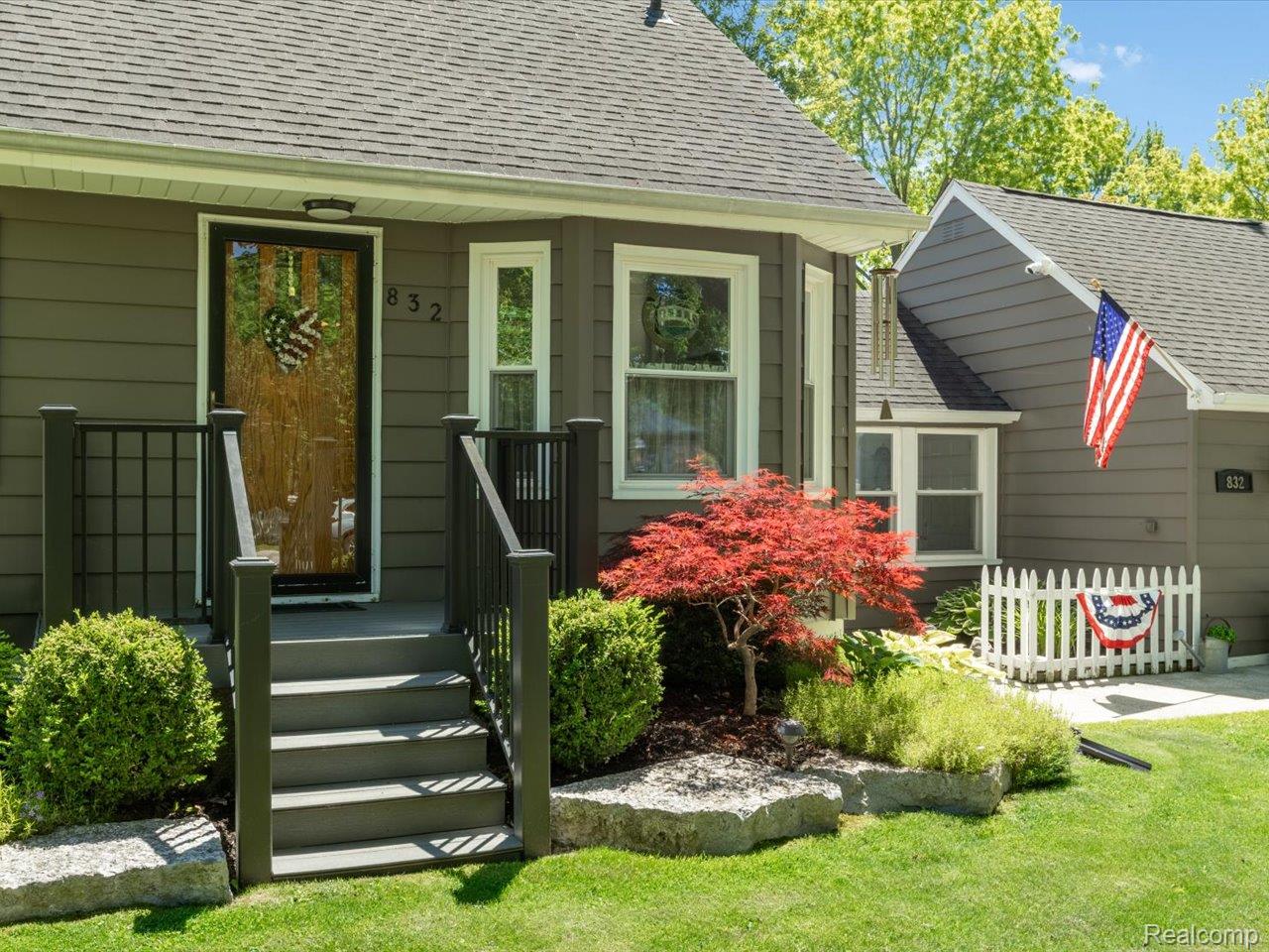 832 N 9th Street