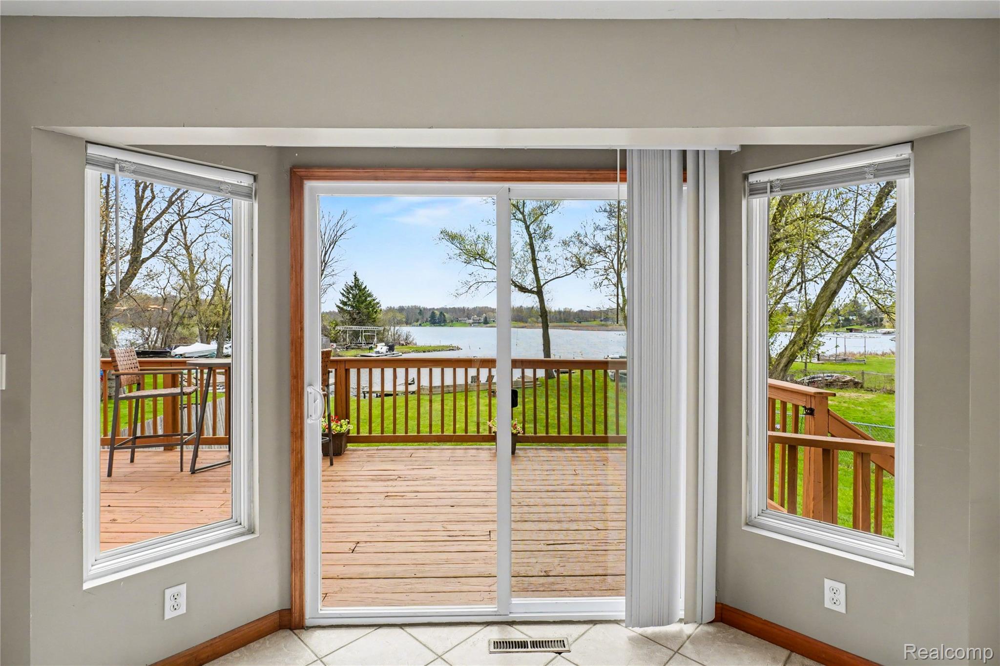 6522 BENNETT LAKE Road