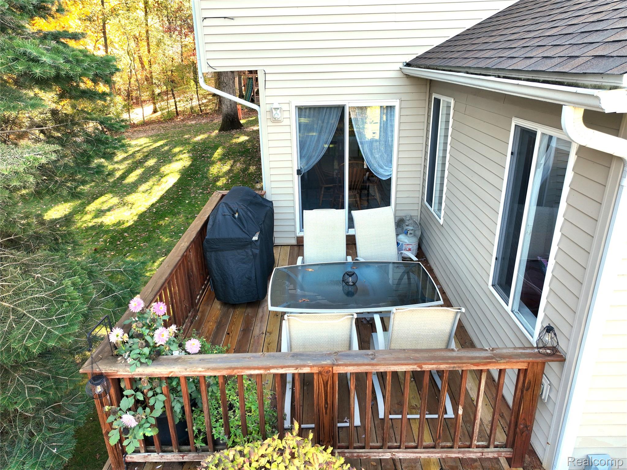 8883 Redstone Drive 2