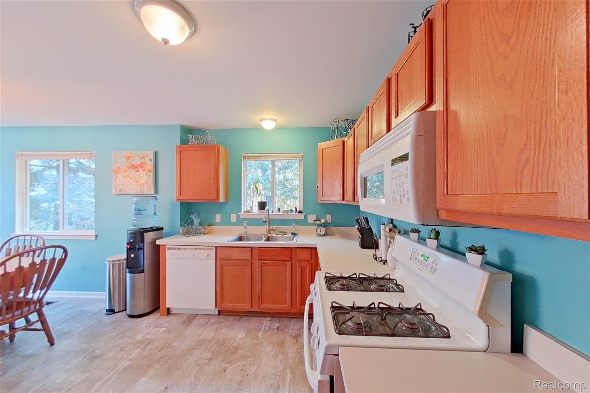 8883 Redstone Drive 2