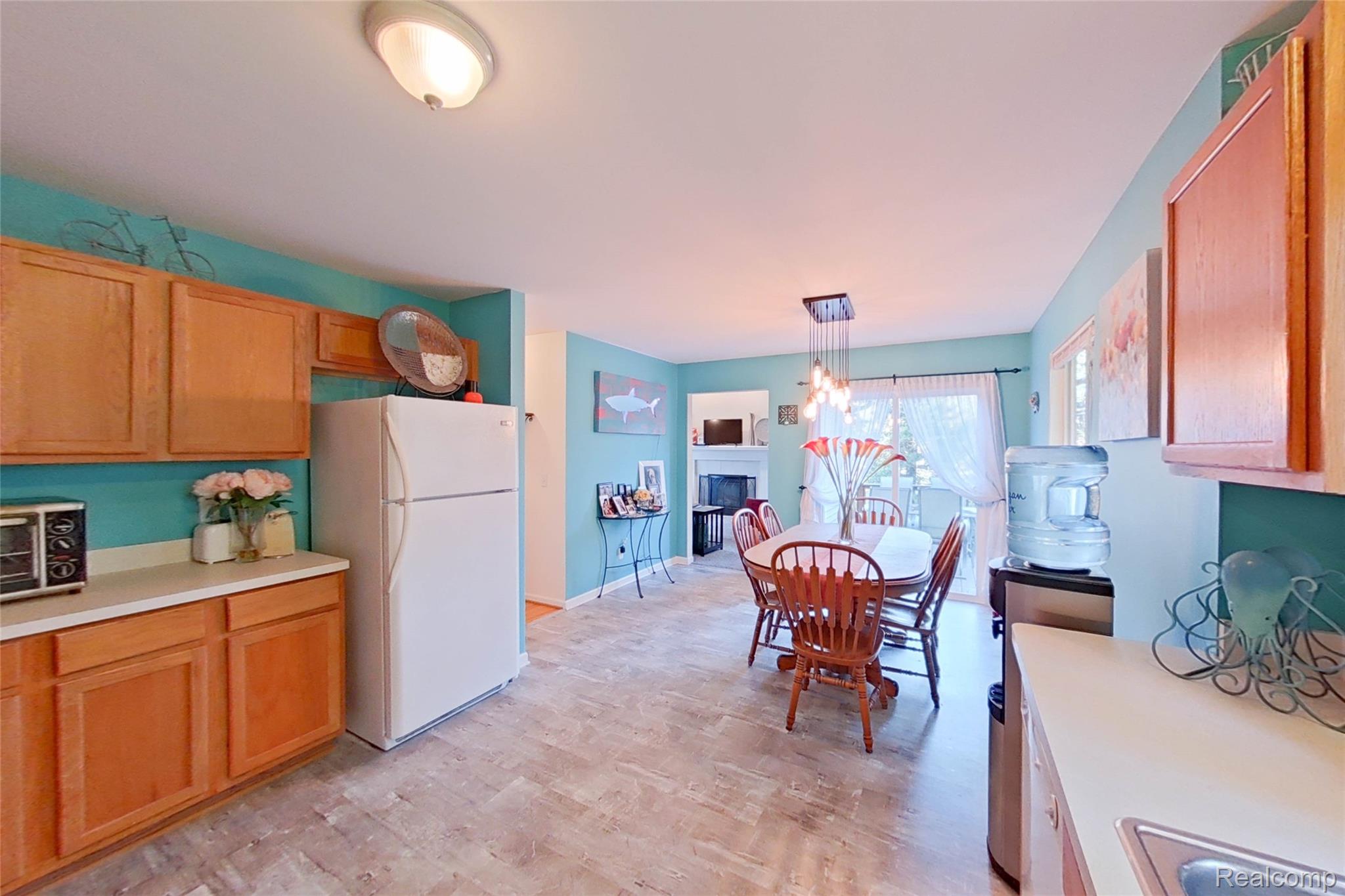 8883 Redstone Drive 2