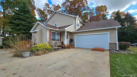 8883 Redstone Drive 2 Hamburg Township MI 48169