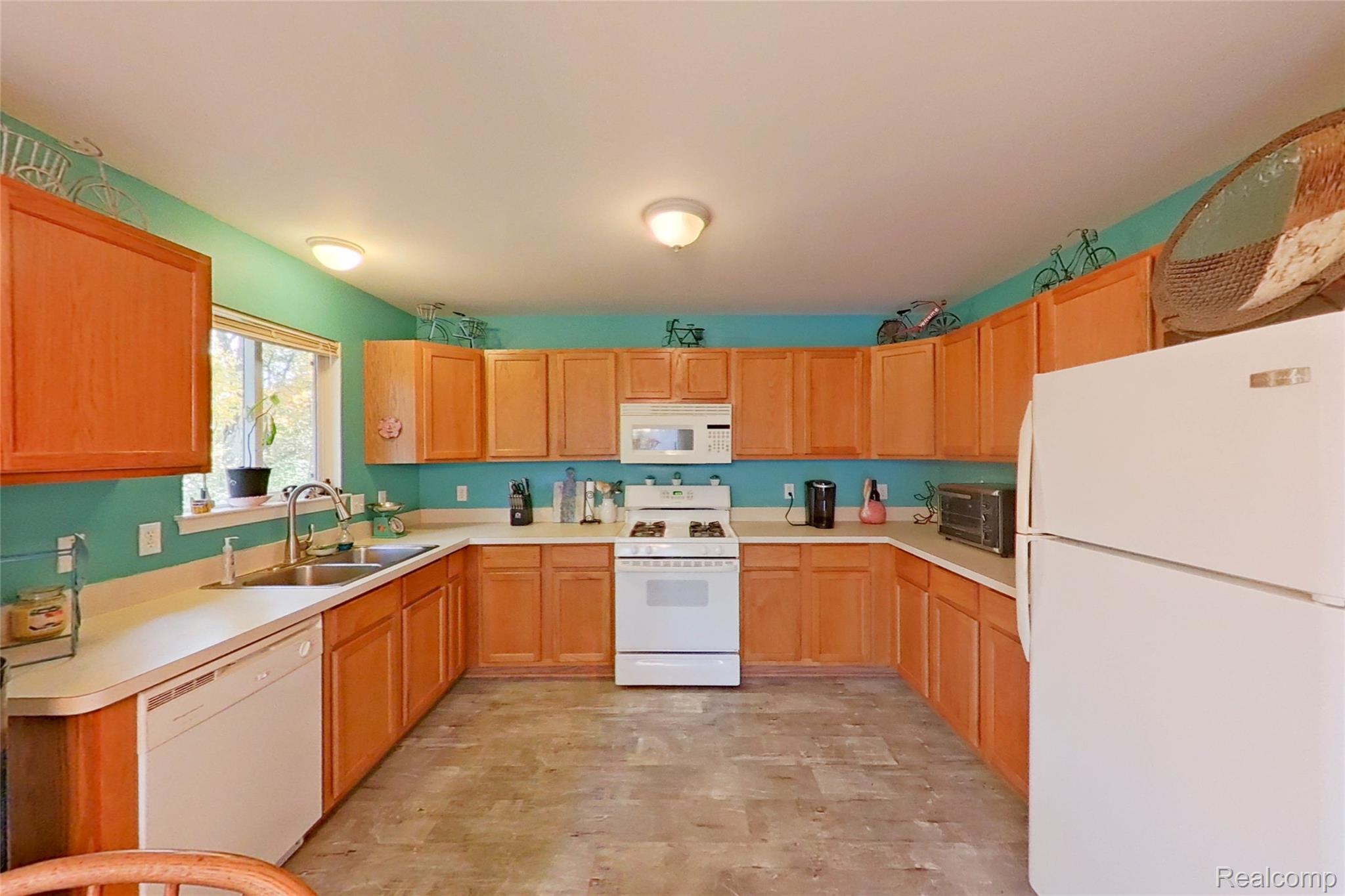 8883 Redstone Drive 2