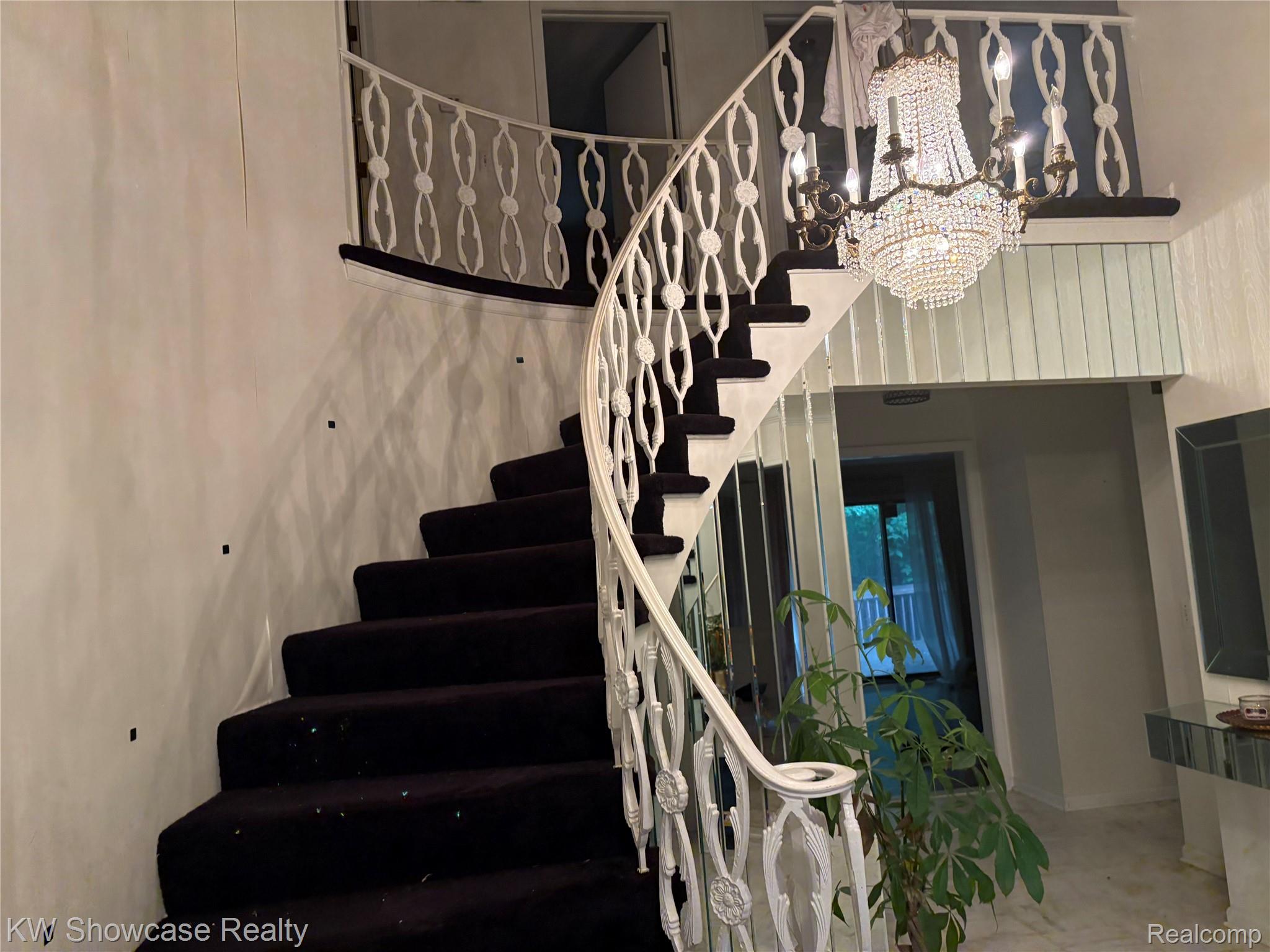 5064 Far Ravine Court