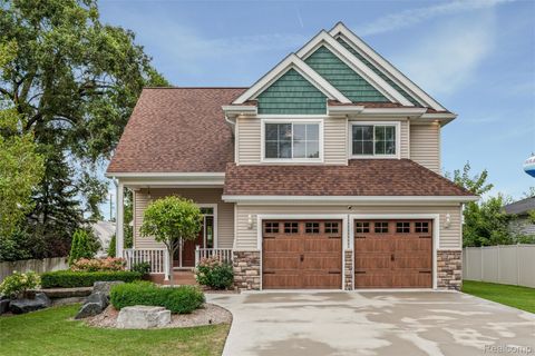 108 Bevins Street Holly Township MI 48442