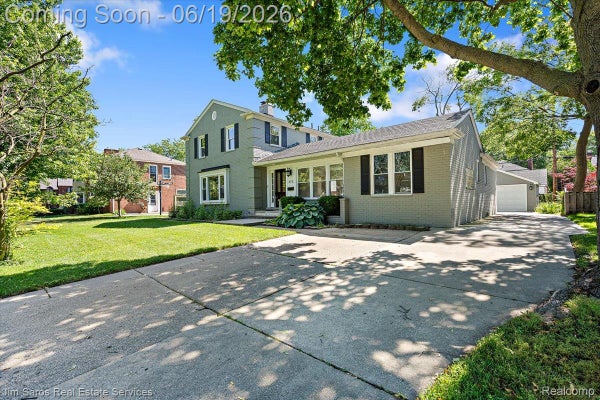 615 LAKEPOINTE ST, GROSSE POINTE PARK, MI 48230 - Image f384e98680772e86e9b1088a0e710dcc/468478368