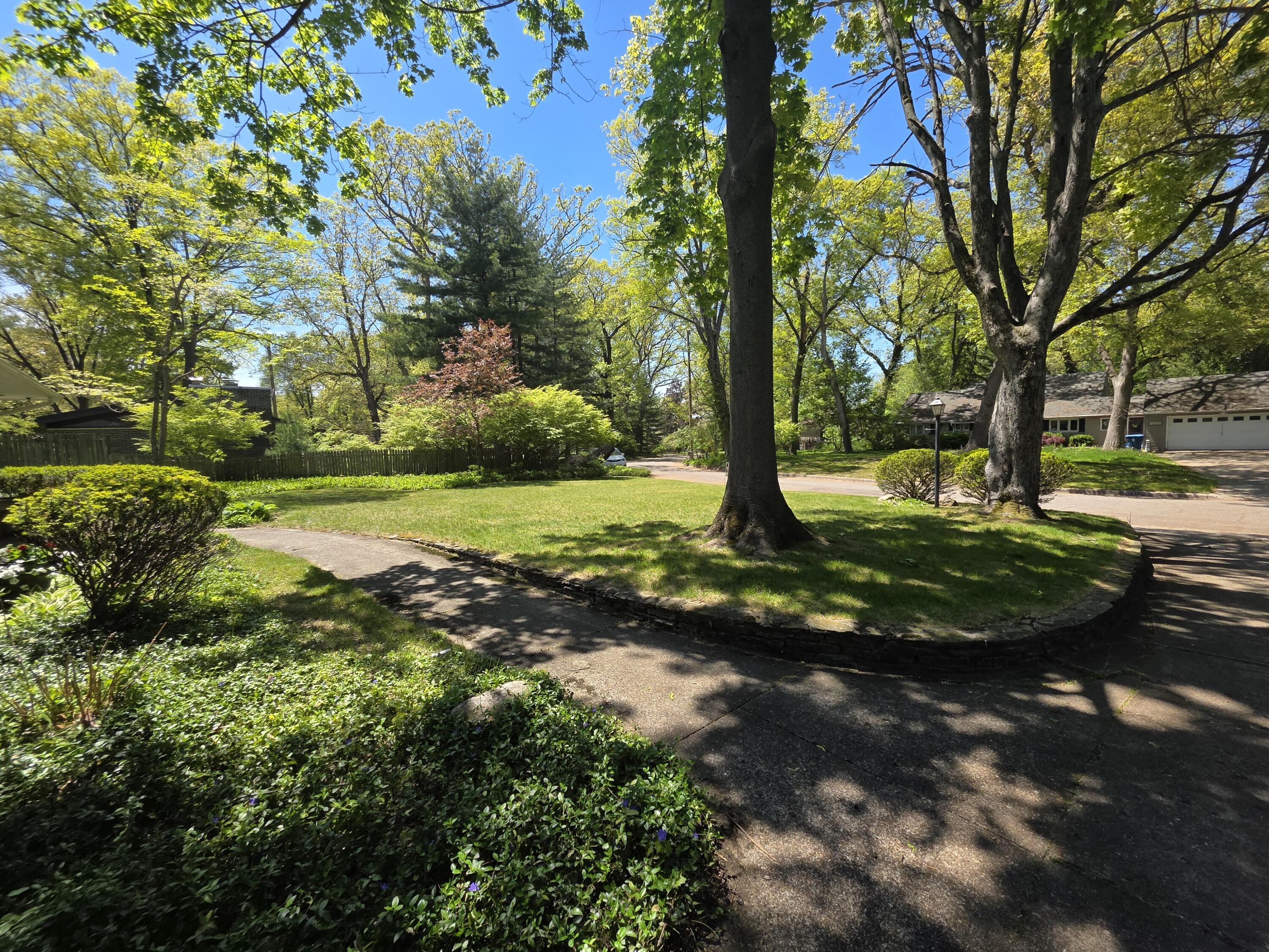 4029 Lakeside Drive