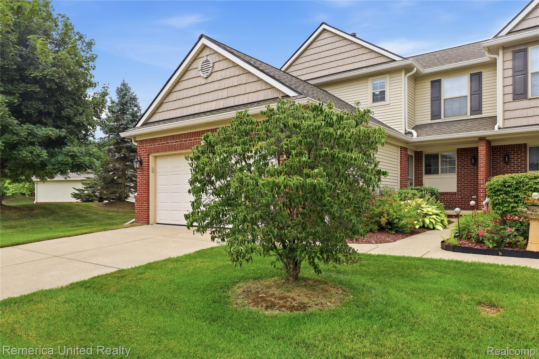 4637 Summer Ridge Drive