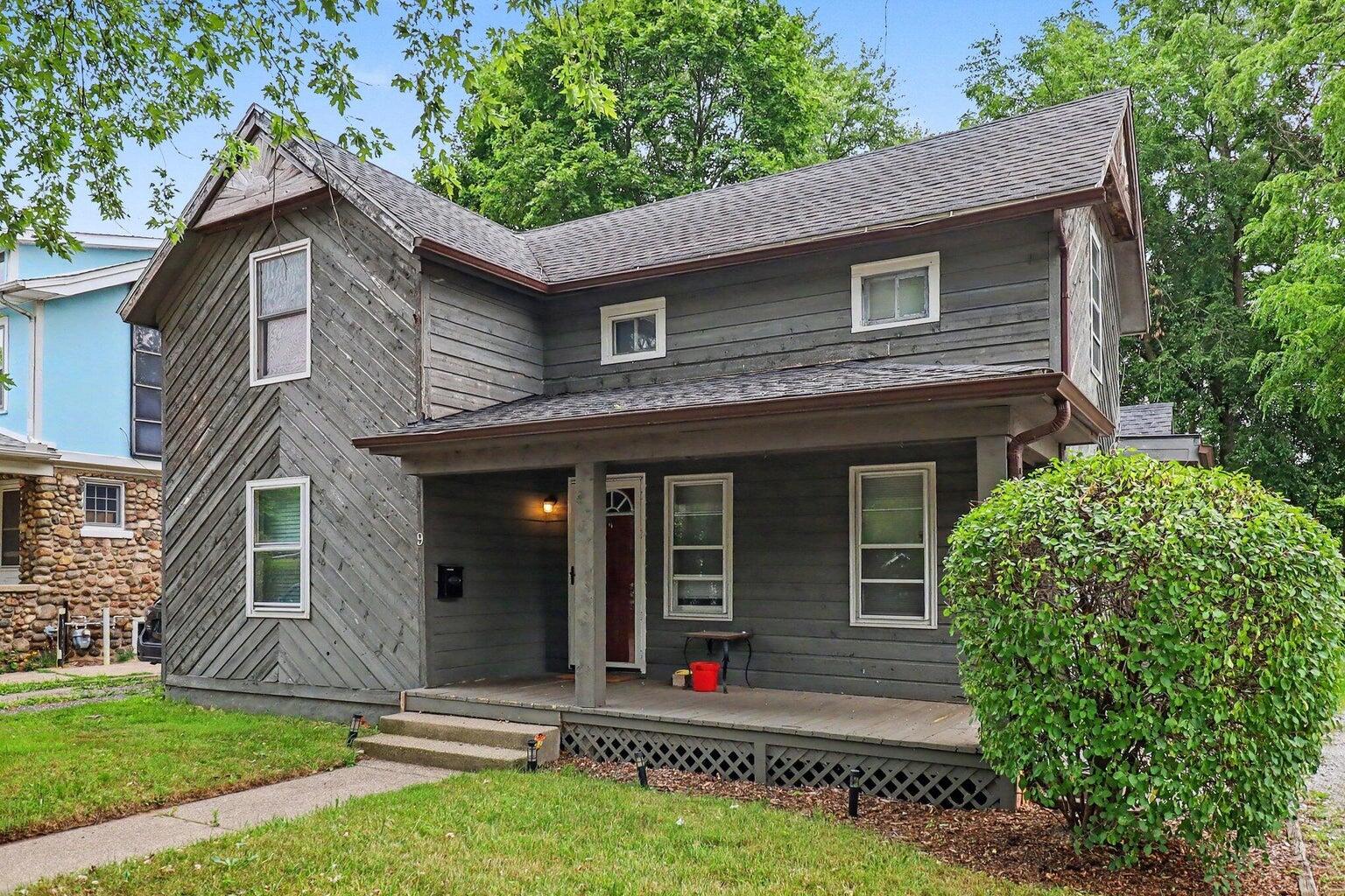 718 Lowell Street