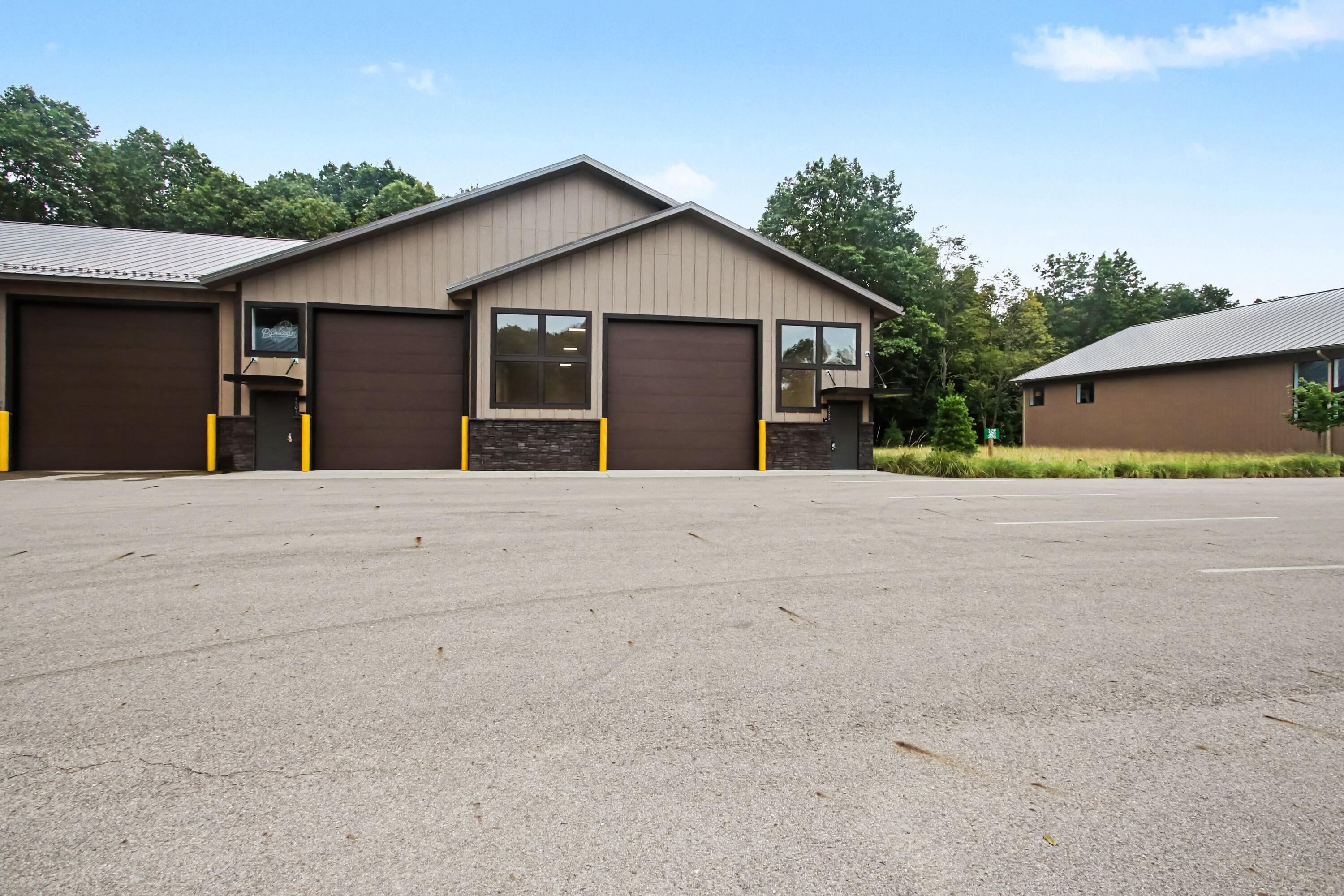 3589 Commercial Boulevard 22