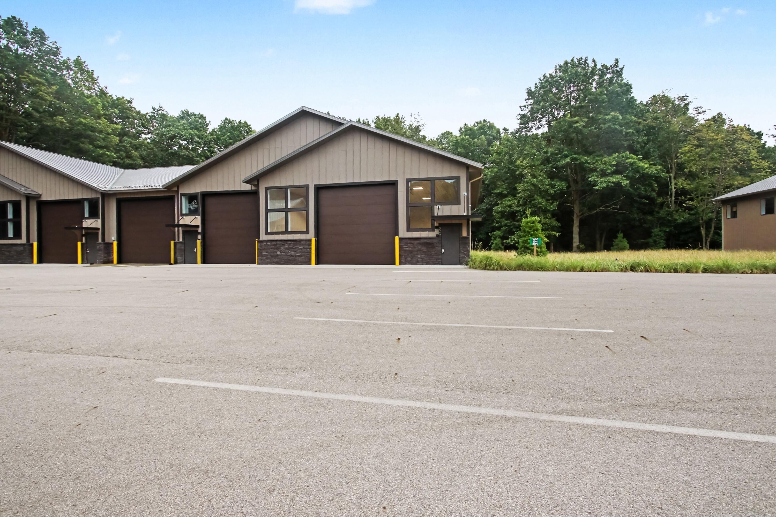 3589 Commercial Boulevard 22
