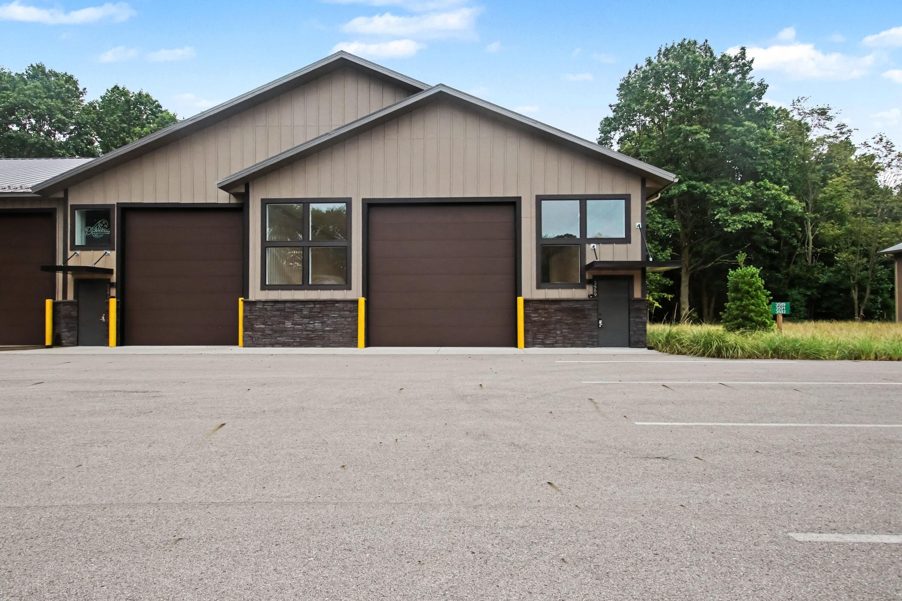 3589 Commercial Boulevard 22