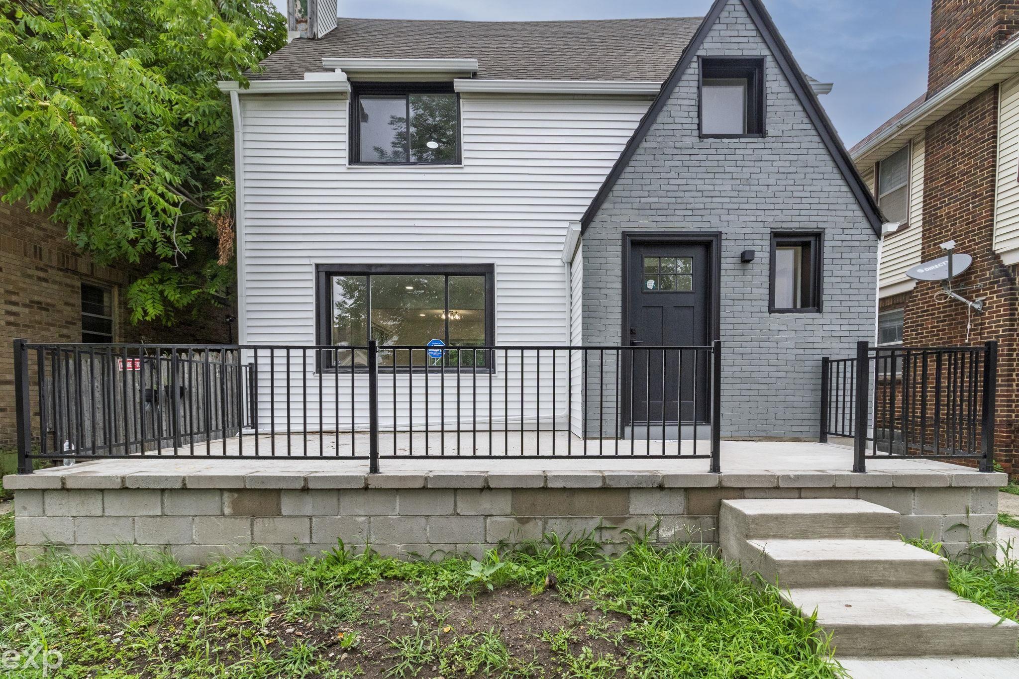 2744 Lawrence Street