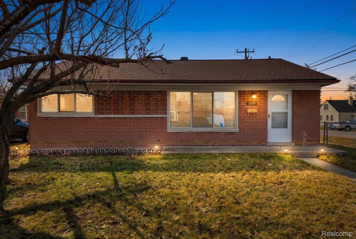 1104 E Barrett Avenue