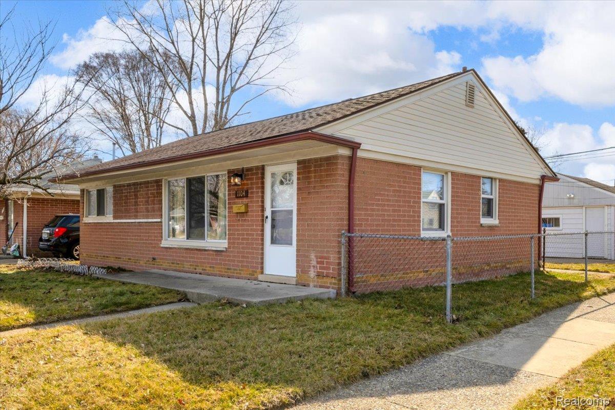 1104 E Barrett Avenue