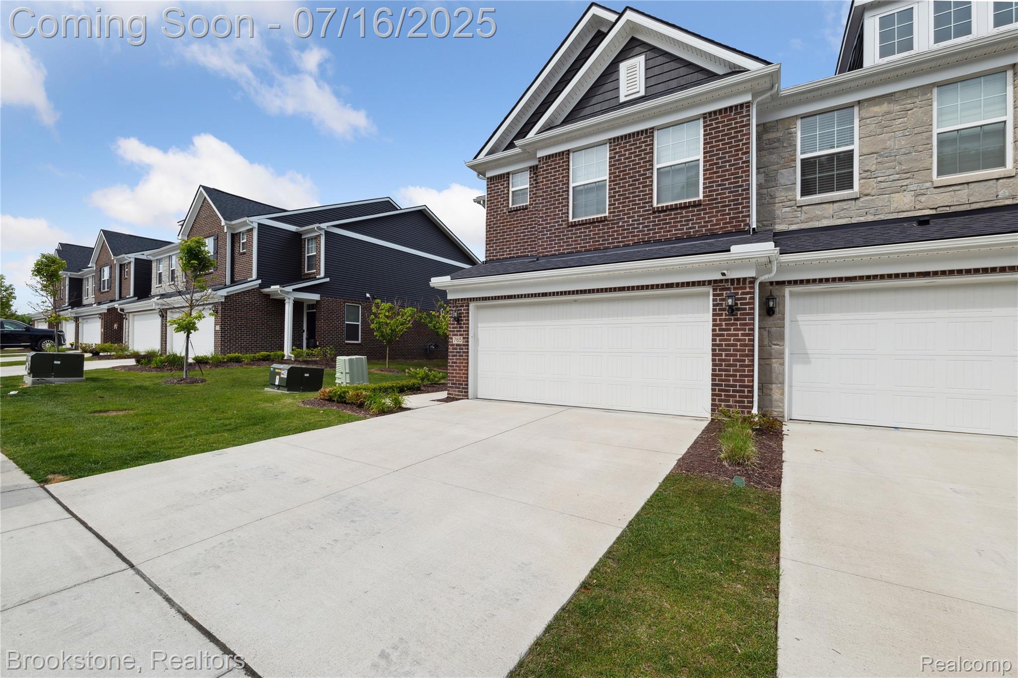 765 Hummingbird Drive