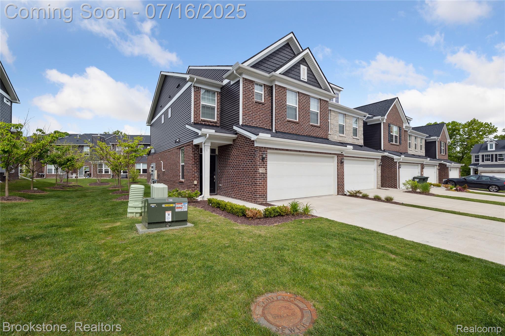 765 Hummingbird Drive