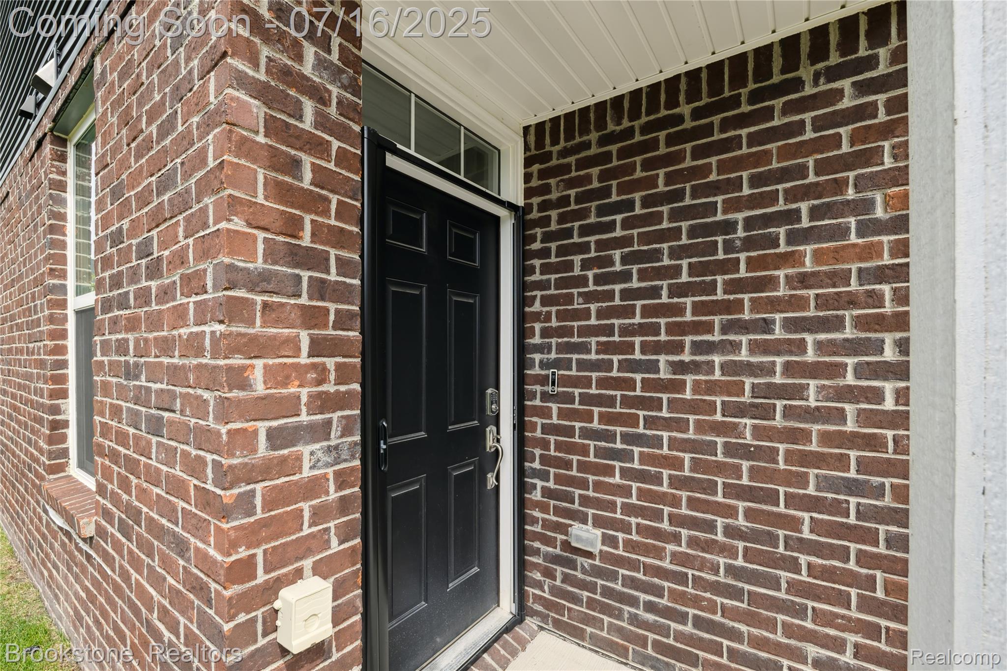 765 Hummingbird Drive