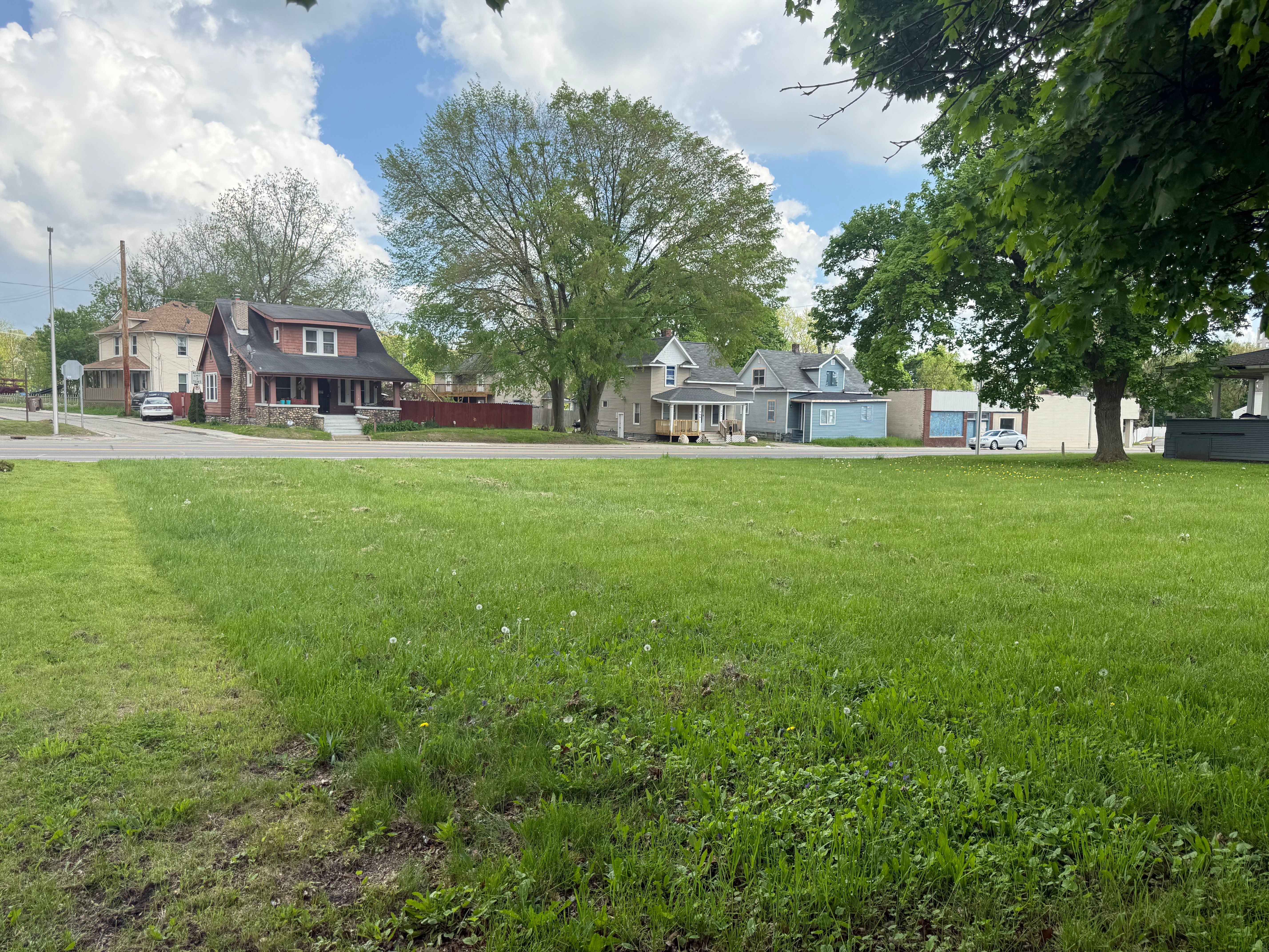 353 N PERRY Street