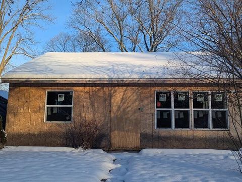 1706 Robertson Avenue Lansing City MI 48915