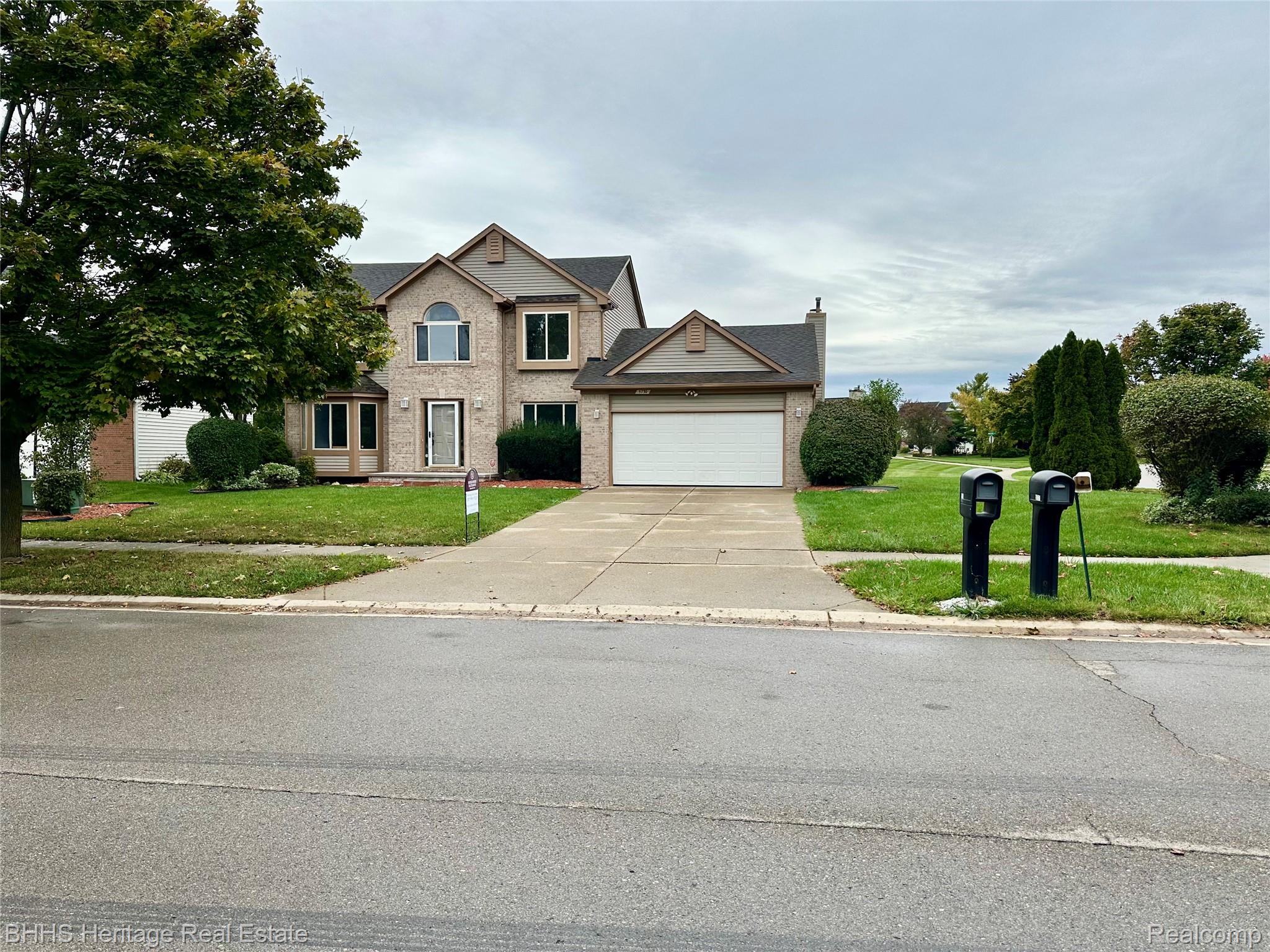 Pittsfield Charter Township, Michigan 48197, United States, 4 Bedrooms Bedrooms, ,4 BathroomsBathrooms,Residential,Active,227835