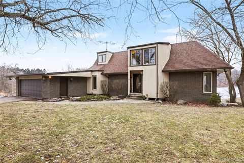 13490 Lakebrook Drive Tyrone Township MI 48430