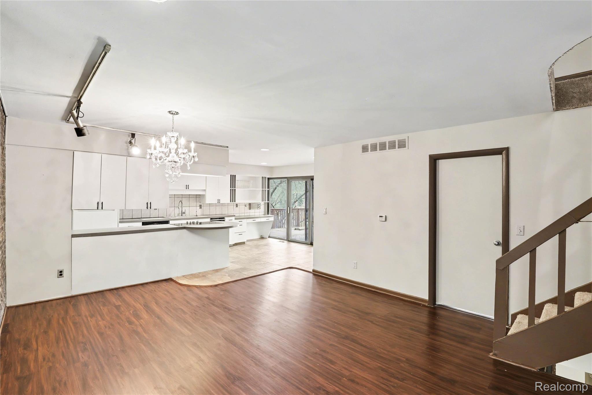 13490 Lakebrook Drive