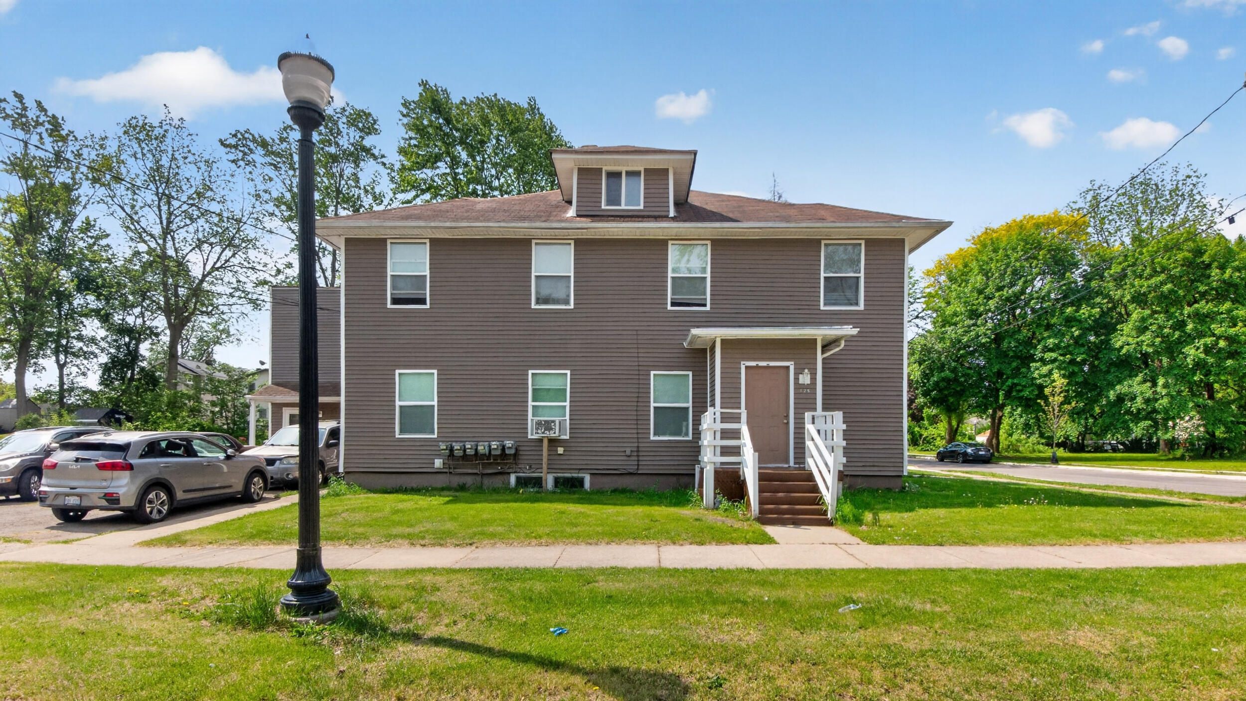 127 W Wilkins Street
