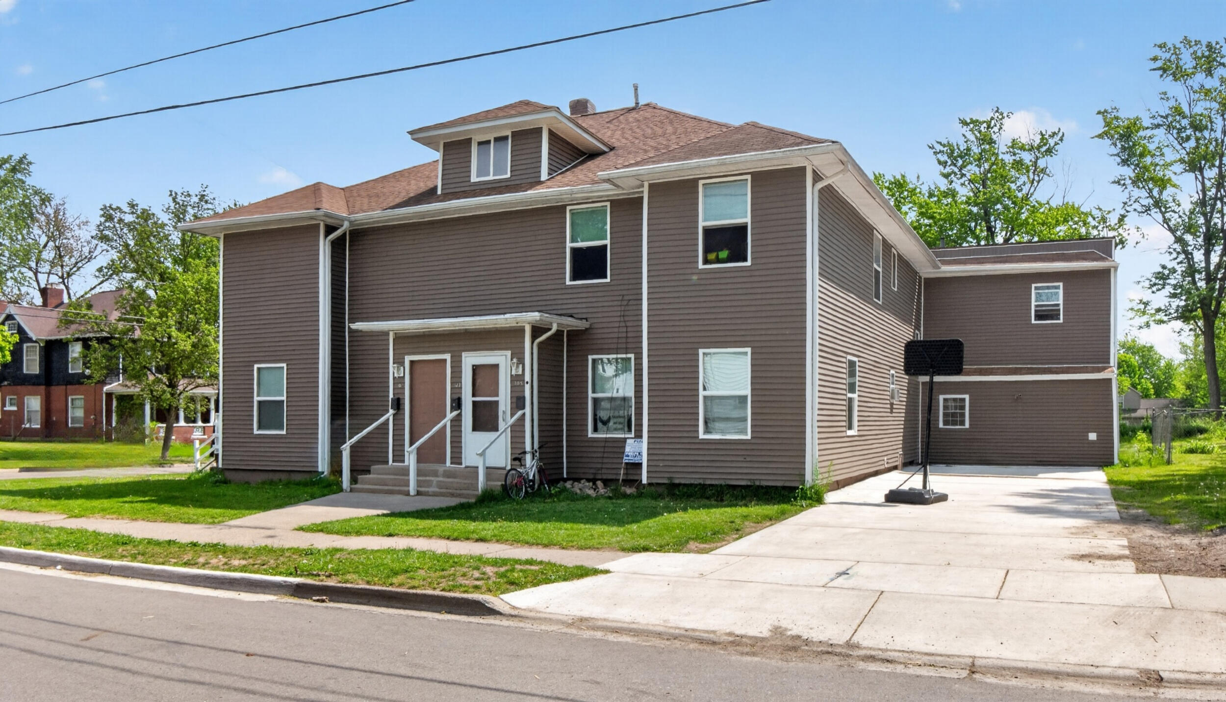 127 W Wilkins Street