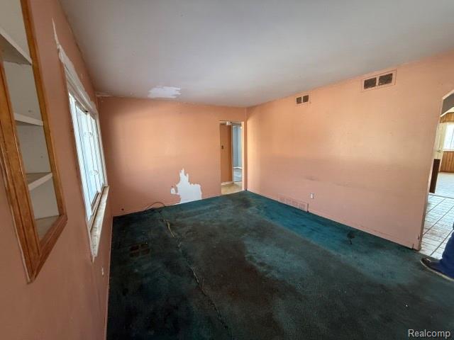 151 W Sheffield Avenue