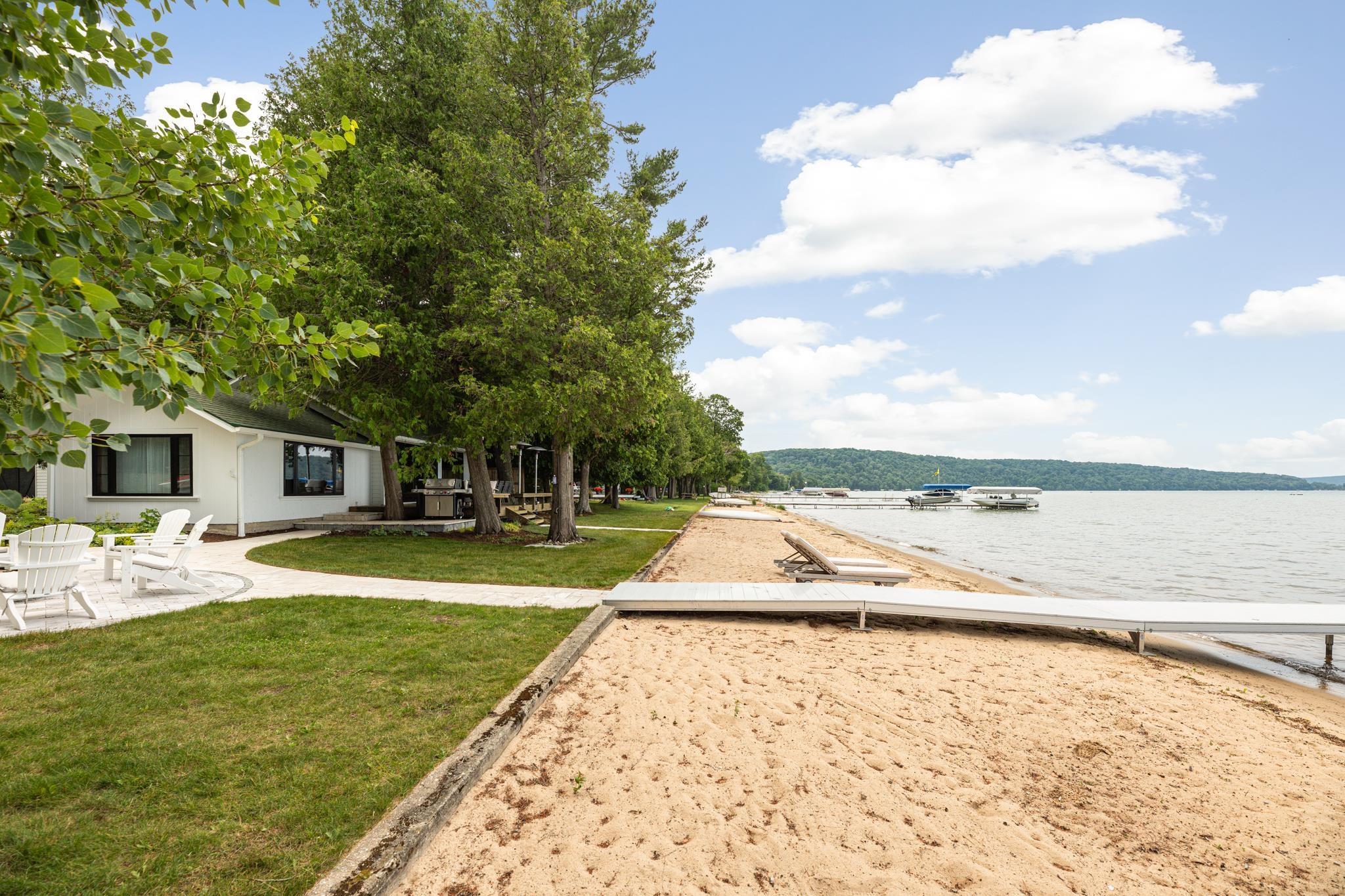 4902 W Whispering Pines Lane