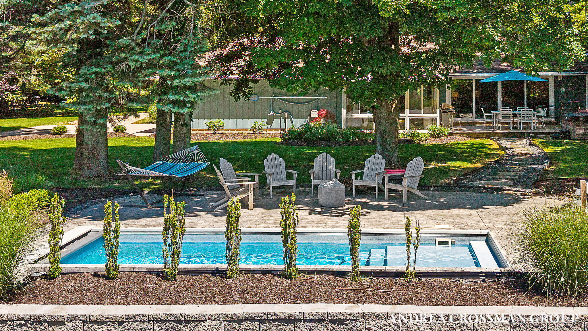 2056 Lakeshore Drive
