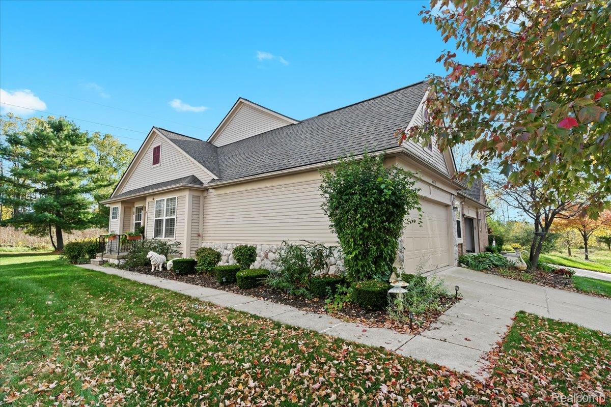 5352 Pine Needle Drive