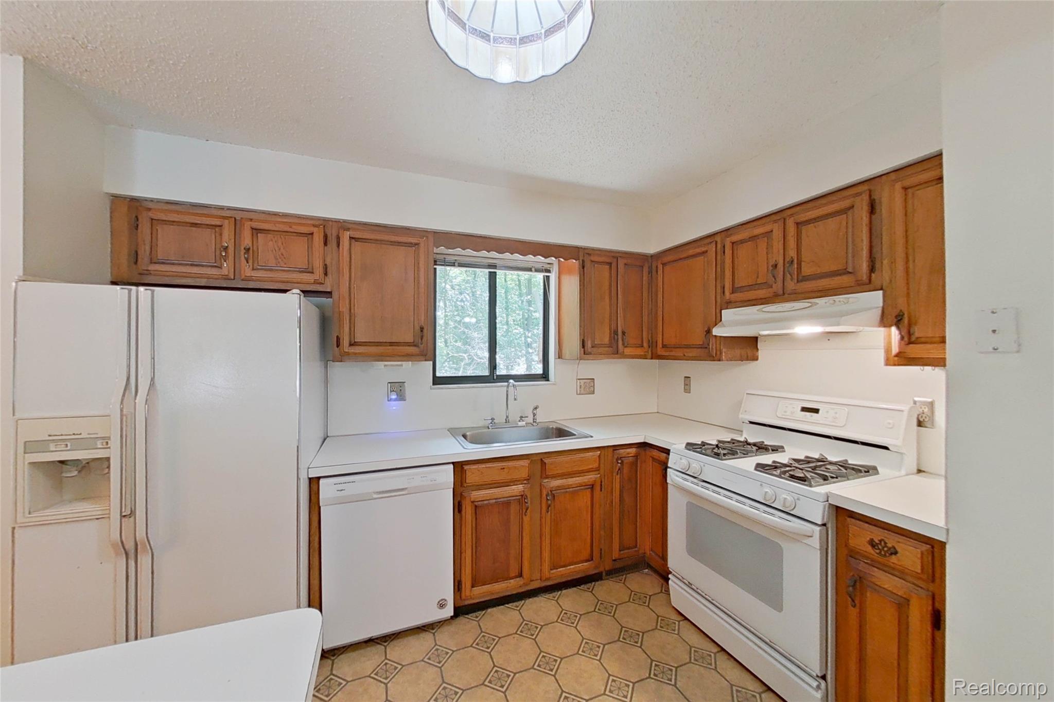 11589 Lombardy Court