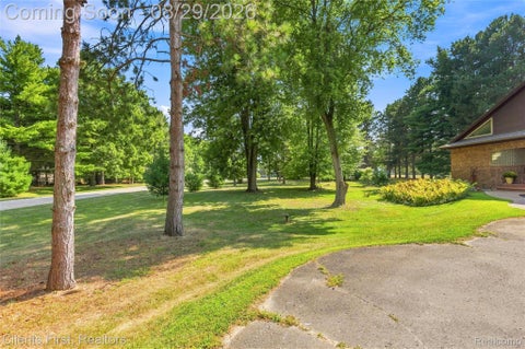 Tiny photo for 9022 Kingston Court, Hamburg Township, MI 48169 (MLS # 20261067159)